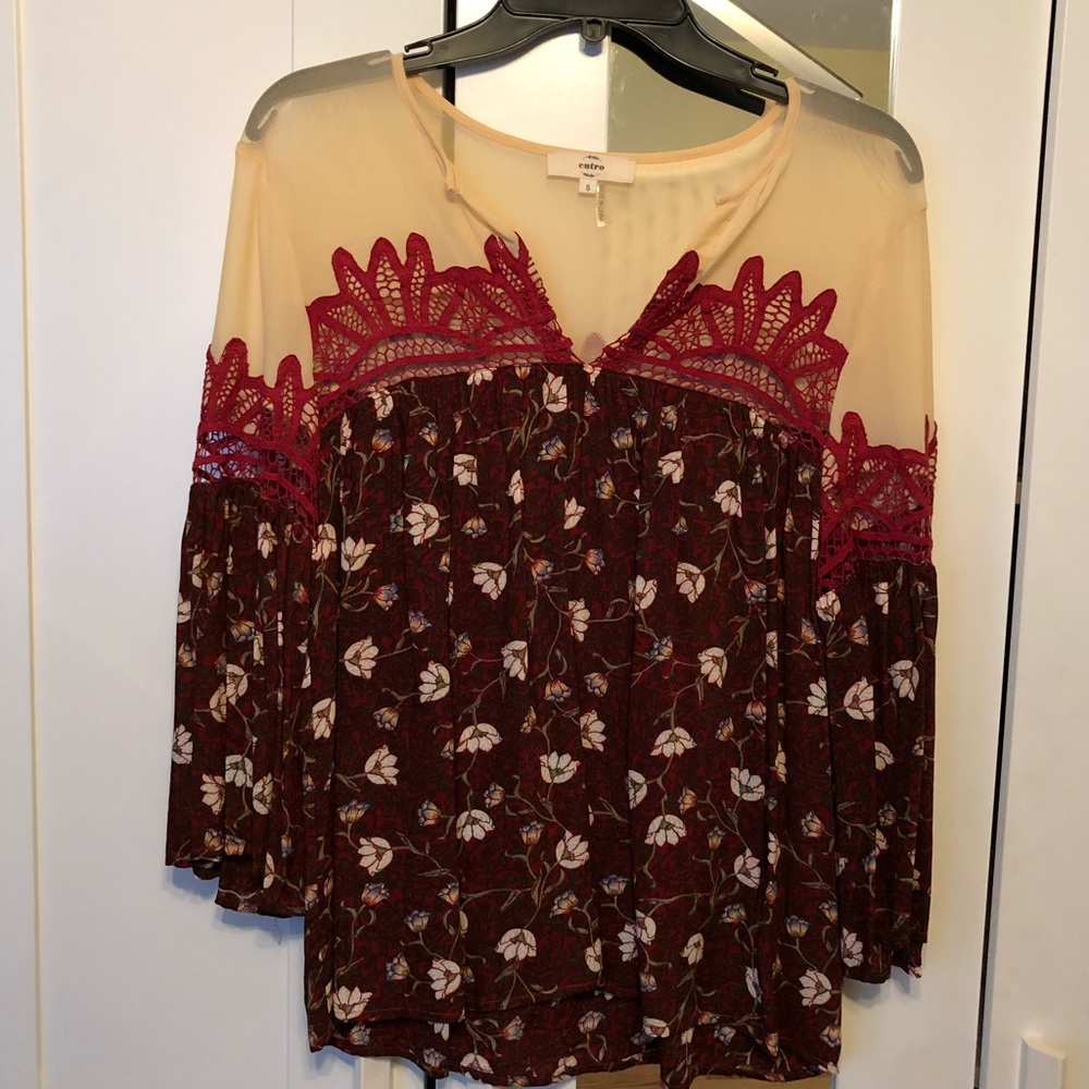 Bell sleeve shirt